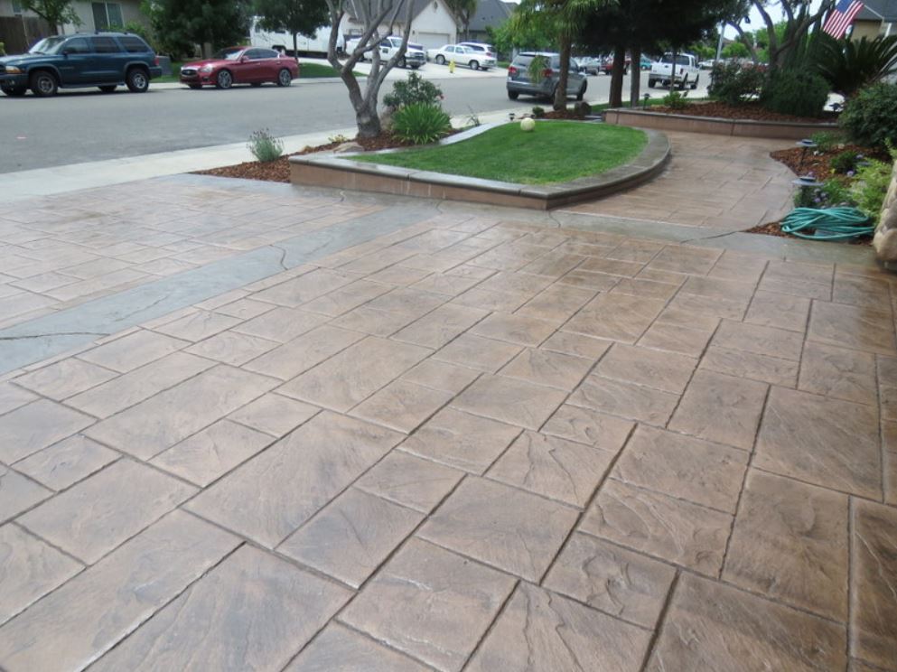 A picture of concrete driveway in Fullerton.